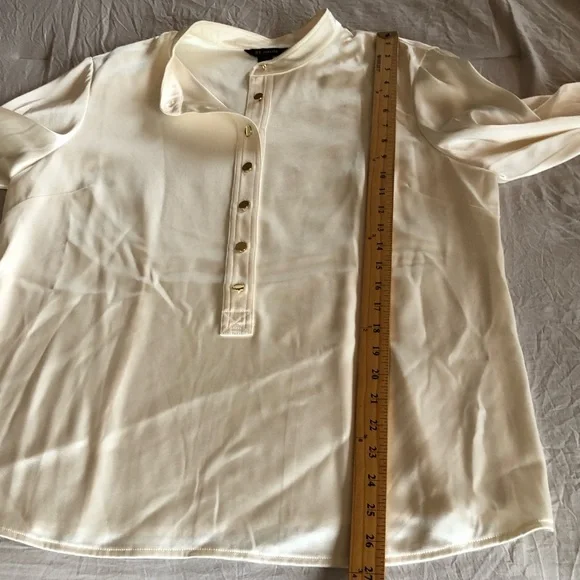 St John Ivory Satin Gold Button Long Sleeve Blouse 16 - Picture 6 of 9